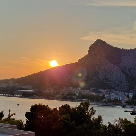 Panorama Sea View Apartment H Omis Exterior photo